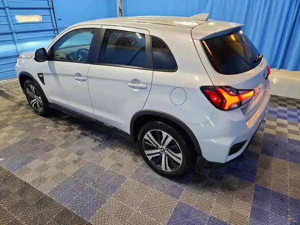 JA4APUAU3NU021900 2022 MITSUBISHI OUTLANDER - Image 2