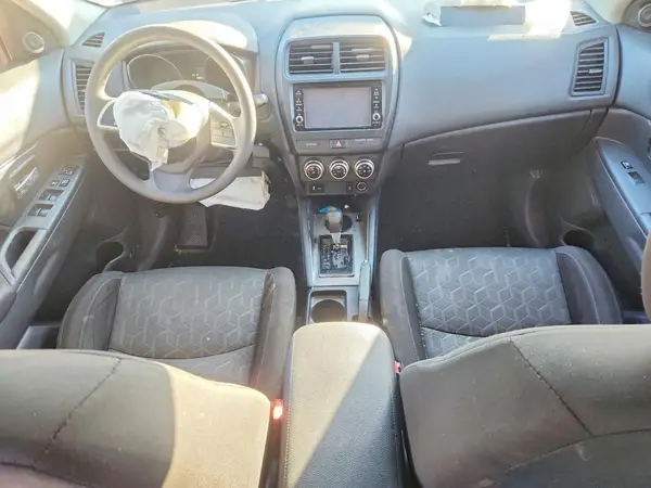JA4APUAU4MU028773 2021 MITSUBISHI OUTLANDER - Image 8