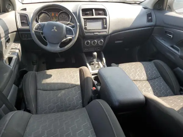 JA4APUAU4NU012123 2022 MITSUBISHI OUTLANDER - Image 8
