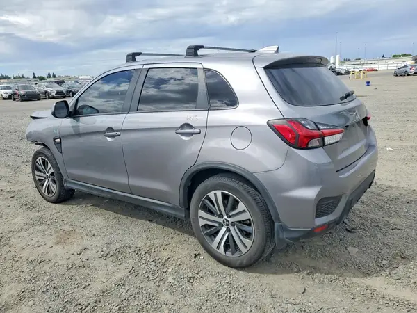 JA4APUAU4NU016401 2022 MITSUBISHI OUTLANDER - Image 2