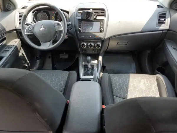 JA4APUAU4NU018505 2022 MITSUBISHI OUTLANDER - Image 8