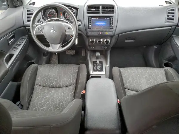JA4APUAU4NU021100 2022 MITSUBISHI OUTLANDER - Image 8