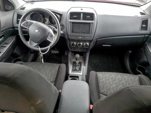JA4APUAU4NU021114 2022 MITSUBISHI OUTLANDER - Image 8