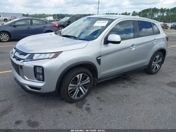 JA4APUAU4NU022330 2022 MITSUBISHI OUTLANDER - Image 2