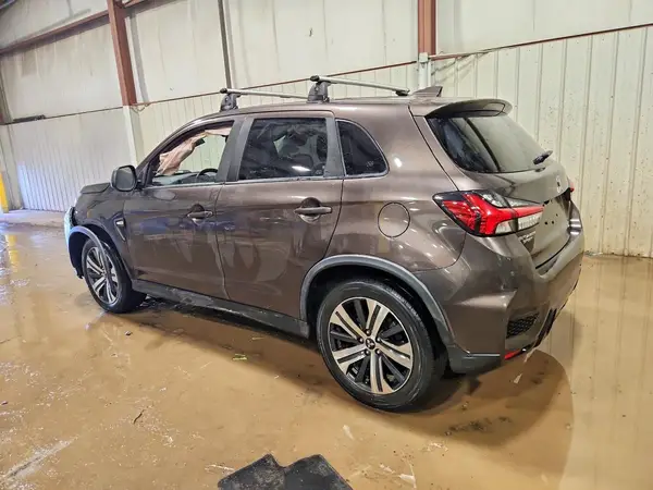 JA4APUAU5MU010458 2021 MITSUBISHI OUTLANDER - Image 2