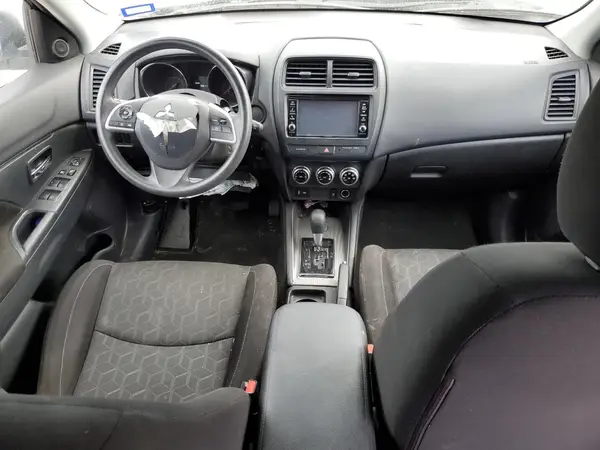 JA4APUAU5MU014560 2021 MITSUBISHI OUTLANDER - Image 8