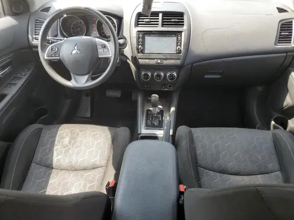 JA4APUAU5MU021833 2021 MITSUBISHI OUTLANDER - Image 8