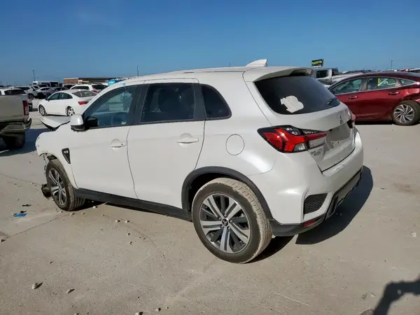 JA4APUAU5MU024330 2021 MITSUBISHI OUTLANDER - Image 2