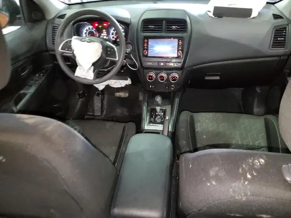 JA4APUAU5NU010333 2022 MITSUBISHI OUTLANDER - Image 8