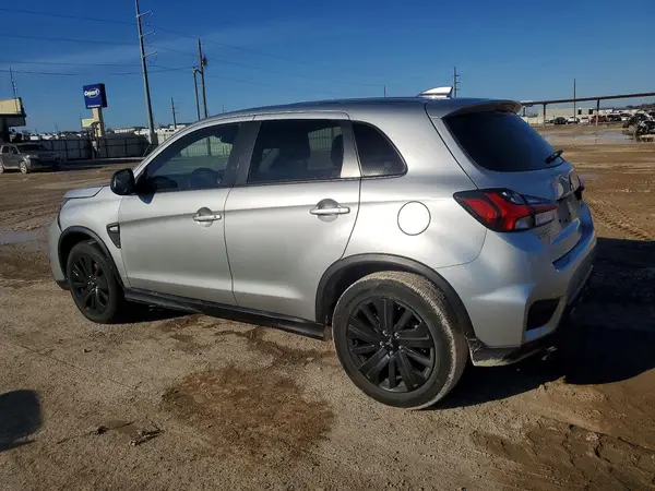 JA4APUAU5NU014284 2022 MITSUBISHI OUTLANDER - Image 2