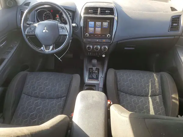 JA4APUAU5NU014284 2022 MITSUBISHI OUTLANDER - Image 8
