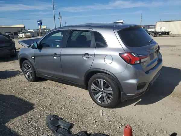 JA4APUAU5NU016617 2022 MITSUBISHI OUTLANDER - Image 2