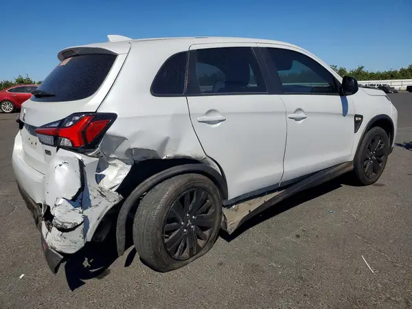 JA4APUAU5NU018271 2022 MITSUBISHI OUTLANDER - Image 2