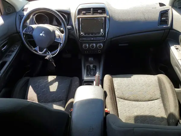 JA4APUAU5NU018643 2022 MITSUBISHI OUTLANDER - Image 8