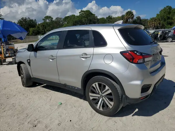 JA4APUAU5NU021929 2022 MITSUBISHI OUTLANDER - Image 2