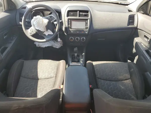 JA4APUAU5NU021929 2022 MITSUBISHI OUTLANDER - Image 8