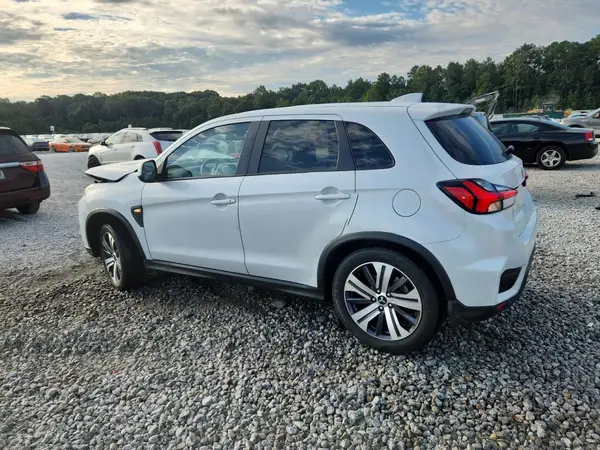 JA4APUAU5NU022367 2022 MITSUBISHI OUTLANDER - Image 2