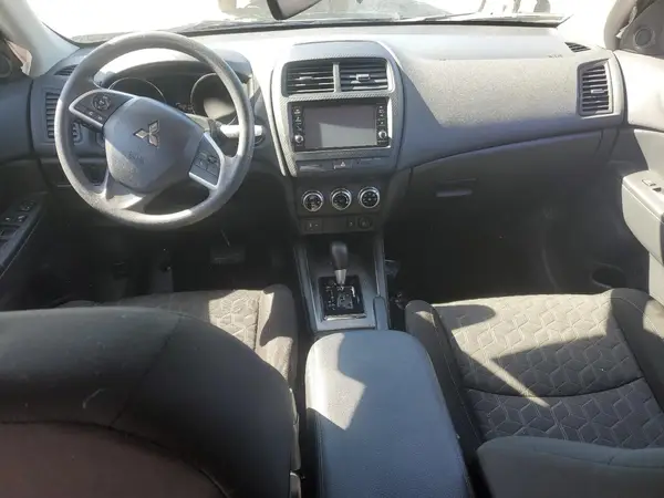 JA4APUAU6MU034834 2021 MITSUBISHI OUTLANDER - Image 8