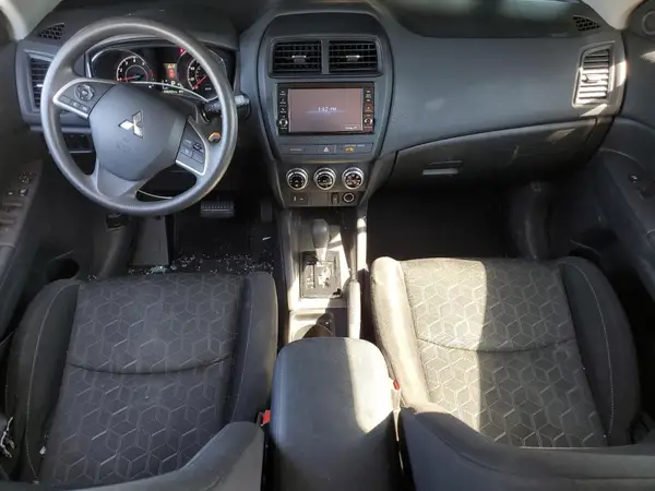 JA4APUAU6NU003228 2022 MITSUBISHI OUTLANDER - Image 8