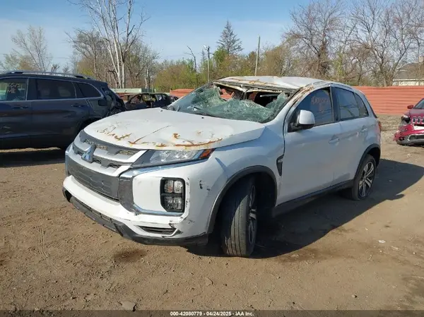 JA4APUAU6NU004461 2022 MITSUBISHI OUTLANDER - Image 2