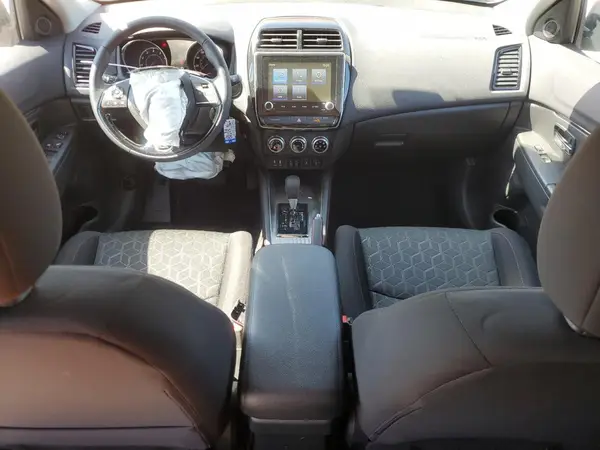 JA4APUAU6NU008428 2022 MITSUBISHI OUTLANDER - Image 8