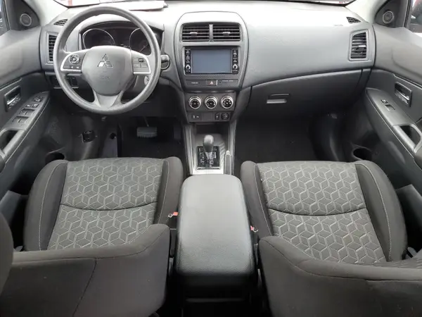 JA4APUAU6NU020224 2022 MITSUBISHI OUTLANDER - Image 8