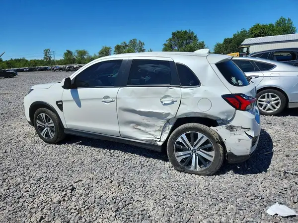 JA4APUAU7MU005665 2021 MITSUBISHI OUTLANDER - Image 2