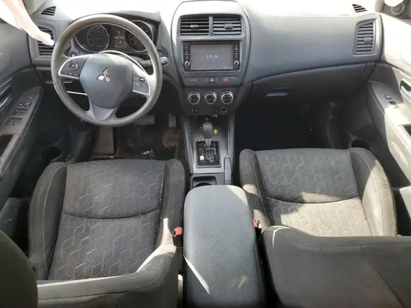 JA4APUAU7MU021008 2021 MITSUBISHI OUTLANDER - Image 8