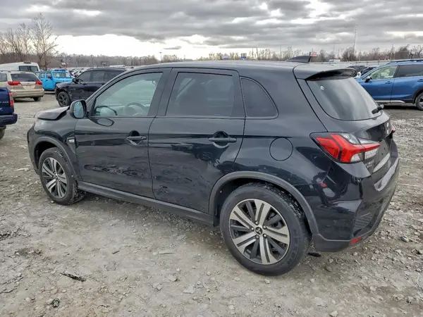 JA4APUAU7NU003707 2022 MITSUBISHI OUTLANDER - Image 2