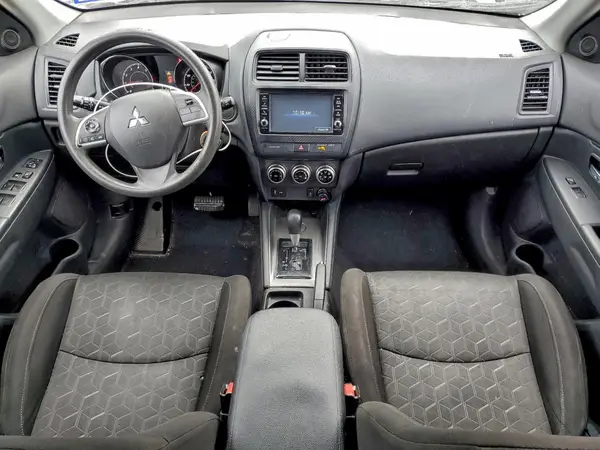 JA4APUAU7NU003707 2022 MITSUBISHI OUTLANDER - Image 8