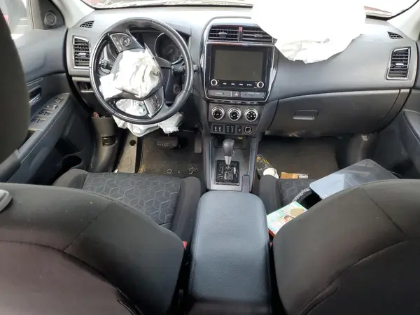 JA4APUAU7NU008406 2022 MITSUBISHI OUTLANDER - Image 8