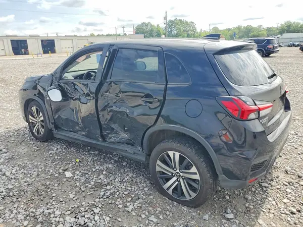 JA4APUAU7NU020667 2022 MITSUBISHI OUTLANDER - Image 2