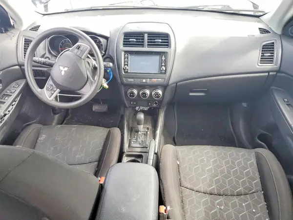 JA4APUAU7NU020667 2022 MITSUBISHI OUTLANDER - Image 8