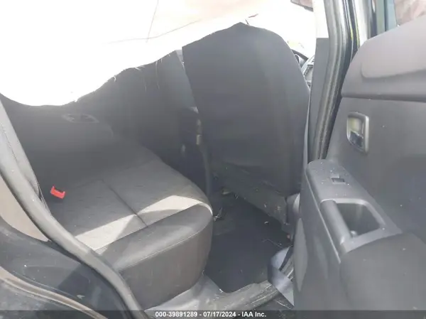 JA4APUAU8MU001611 2021 MITSUBISHI OUTLANDER - Image 8