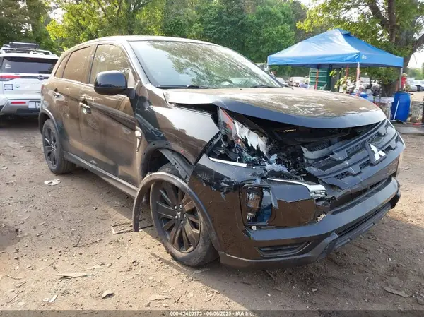 JA4APUAU8MU001687 2021 MITSUBISHI OUTLANDER - Image 1