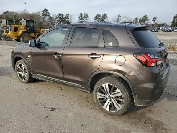 JA4APUAU8MU002080 2021 MITSUBISHI OUTLANDER - Image 2