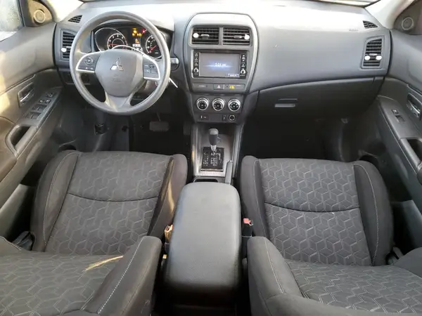 JA4APUAU8MU010485 2021 MITSUBISHI OUTLANDER - Image 8