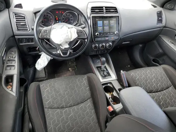 JA4APUAU8MU019901 2021 MITSUBISHI OUTLANDER - Image 8