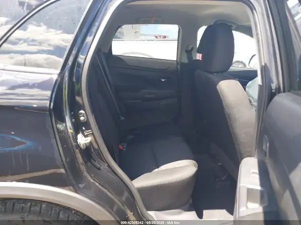 JA4APUAU8MU020269 2021 MITSUBISHI OUTLANDER - Image 8