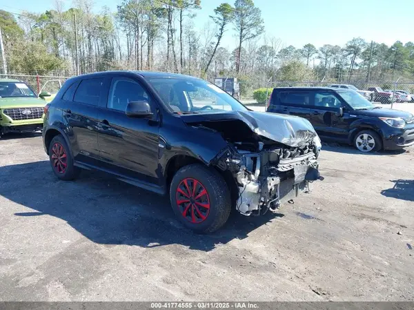 JA4APUAU8MU020806 2021 MITSUBISHI OUTLANDER - Image 1
