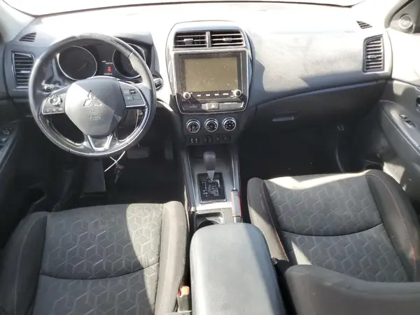 JA4APUAU8MU031286 2021 MITSUBISHI OUTLANDER - Image 8
