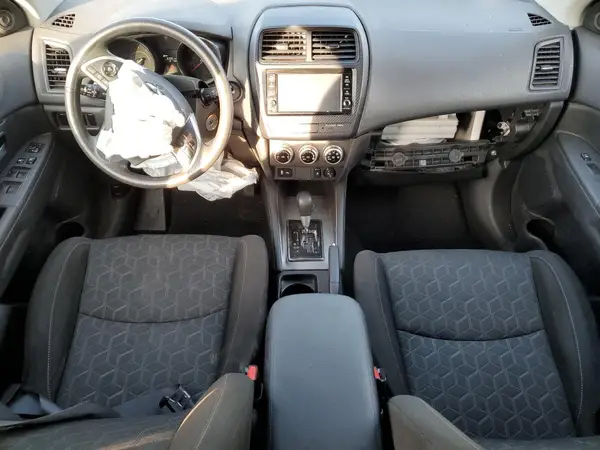 JA4APUAU8MU036584 2021 MITSUBISHI OUTLANDER - Image 8