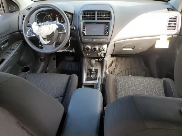 JA4APUAU8NU009581 2022 MITSUBISHI OUTLANDER - Image 8