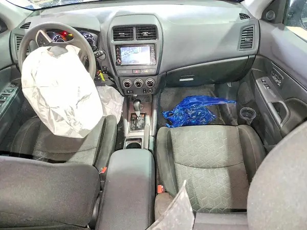 JA4APUAU8NU012058 2022 MITSUBISHI OUTLANDER - Image 8
