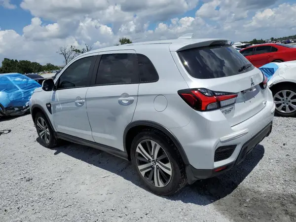JA4APUAU8NU013792 2022 MITSUBISHI OUTLANDER - Image 2