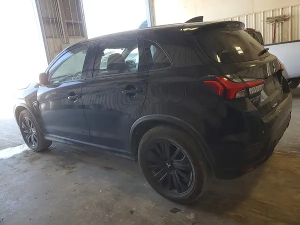 JA4APUAU8NU014232 2022 MITSUBISHI OUTLANDER - Image 2