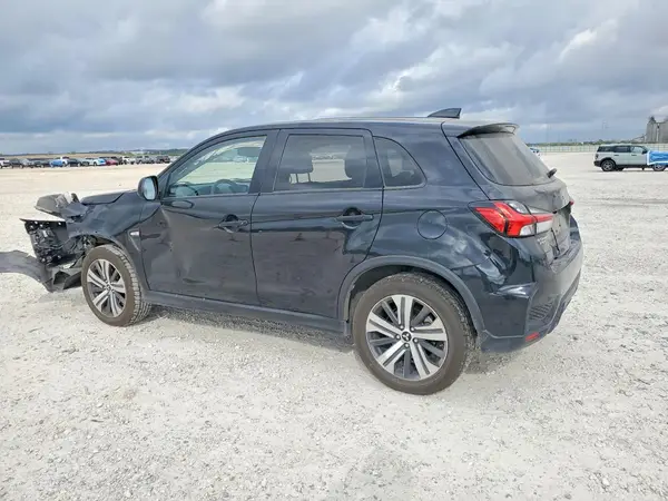 JA4APUAU8NU019933 2022 MITSUBISHI OUTLANDER - Image 2