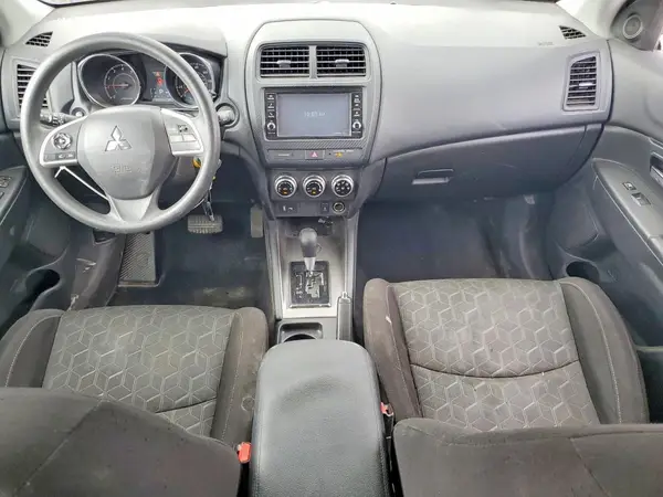 JA4APUAU8NU019933 2022 MITSUBISHI OUTLANDER - Image 8