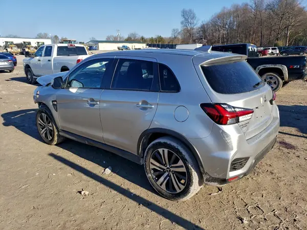 JA4APUAU8NU020855 2022 MITSUBISHI OUTLANDER - Image 2