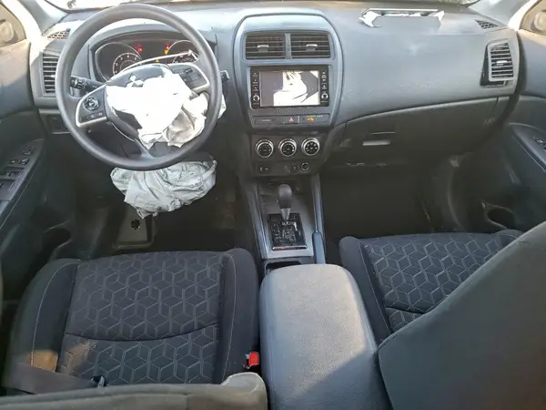 JA4APUAU8NU020855 2022 MITSUBISHI OUTLANDER - Image 8